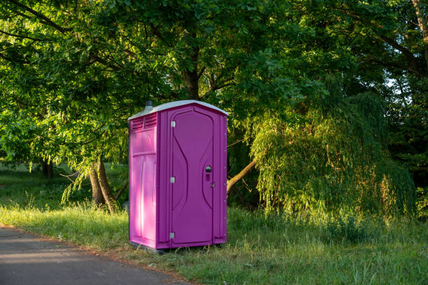Best Porta potty delivery and setup  in Maple Heights, OH